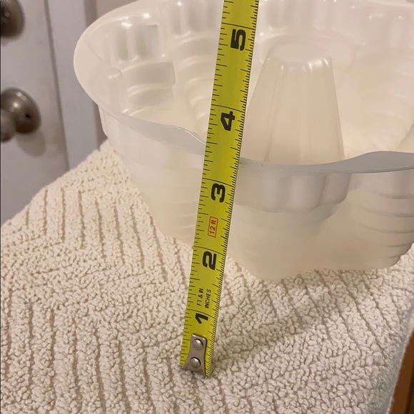 Round Plastic Jello Mold Design Unbranded Holiday Christmas Thanksgiving - Picture 5 of 5